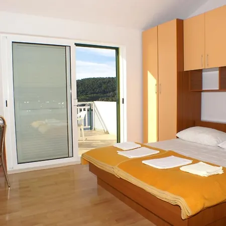 Apartman By The Sea Milna, Hvar - 3074 *